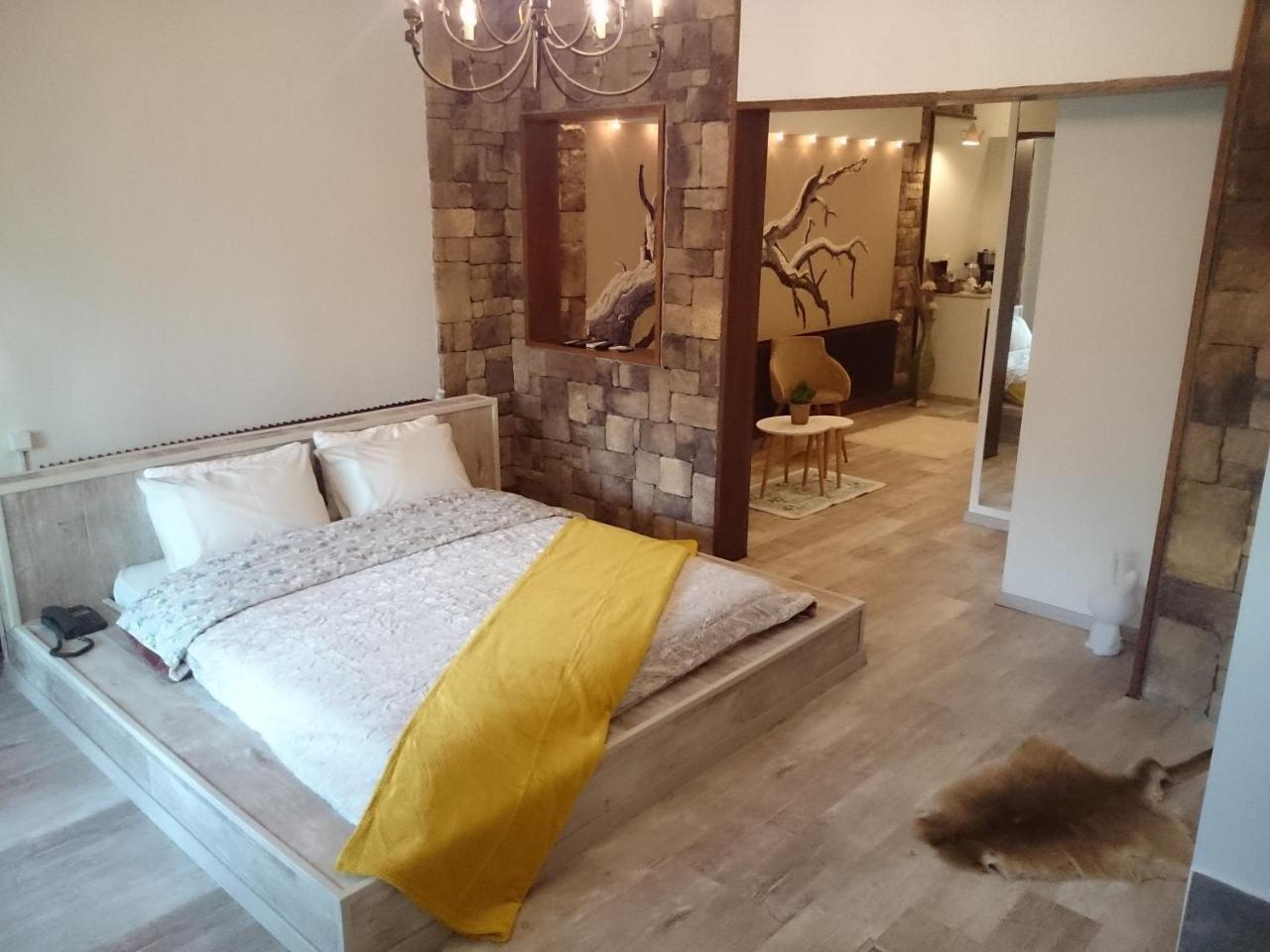 Hotel Oasi Káto Loutrákion Esterno foto